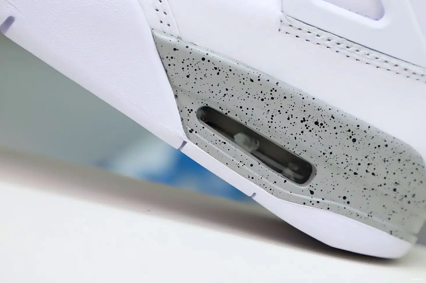 JORDAN RETRO 'WHITE OREO' Kimikick 4 AIR 0522